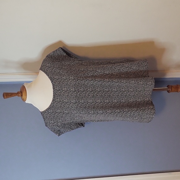 Chico's Tops - Chico's Animal Print Black White Top 2 Large Short Sleeve Silky Keyhole Back